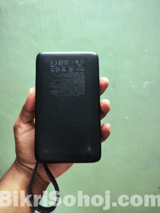 UGREEN POWER BANK 20000mah 67 wat